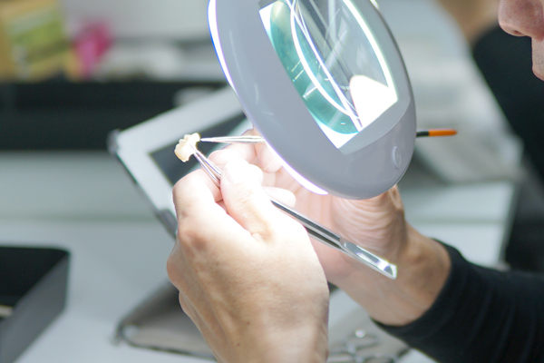 技工の依頼、納期確認